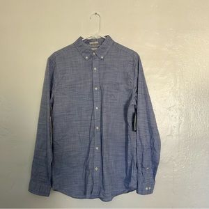 NWT Men’s Medium Slim Fit Blue Stripe Long Sleeve Button Up